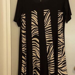 Animal Print Dress Size 18 W  Easy wear, Flowing Style